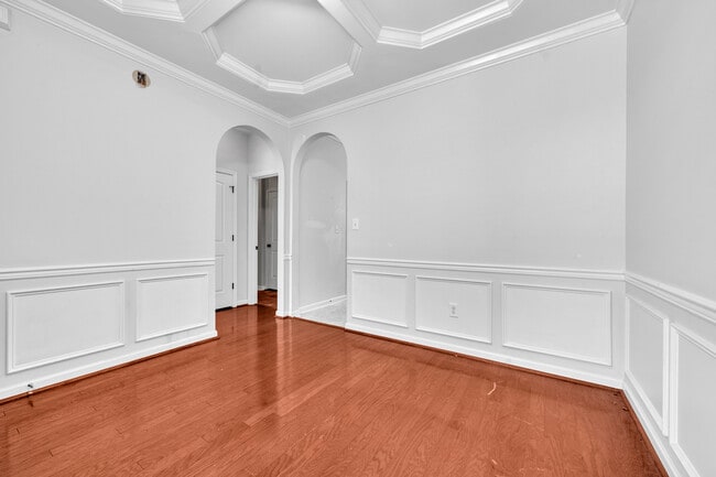 Building Photo - 1017 Ashwood Dr