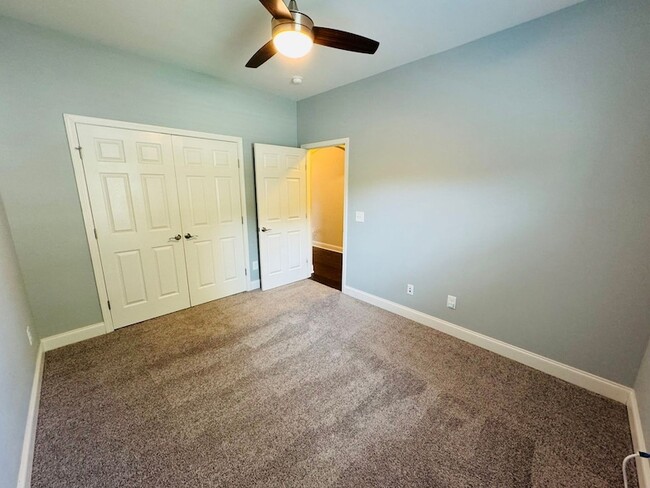 Building Photo - 1015 Callaway Dr