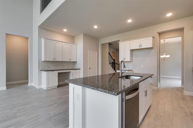 Building Photo - 6020 Marigold Dr