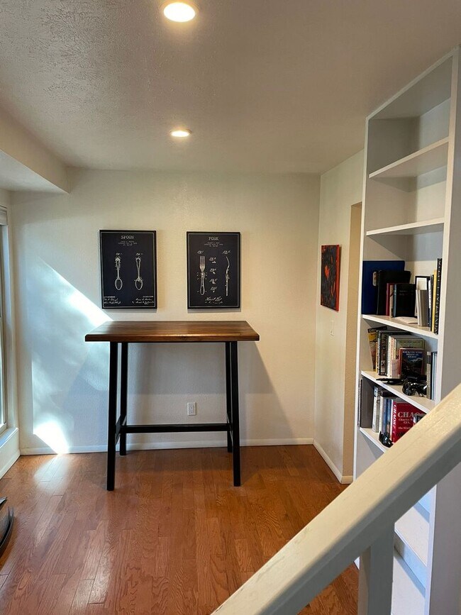 Building Photo - 2bd/1.5ba Laminate flooring in Niwot - Avail. NOW