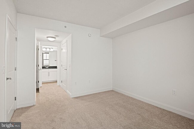 Building Photo - 11760 Sunrise Valley Dr