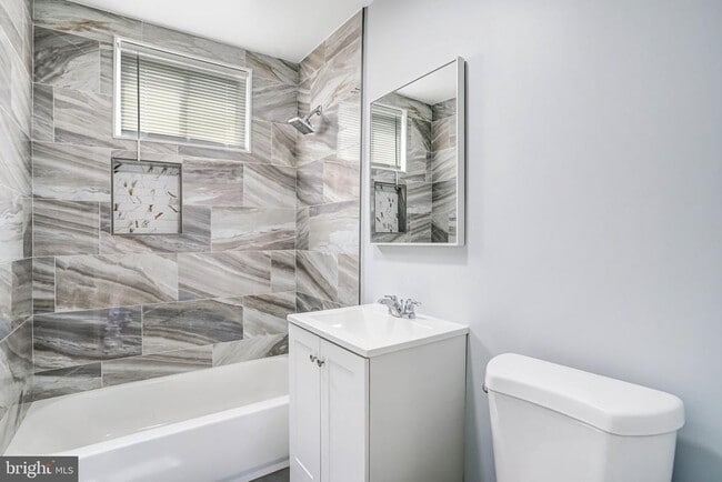 Building Photo - 6226 20th Ave