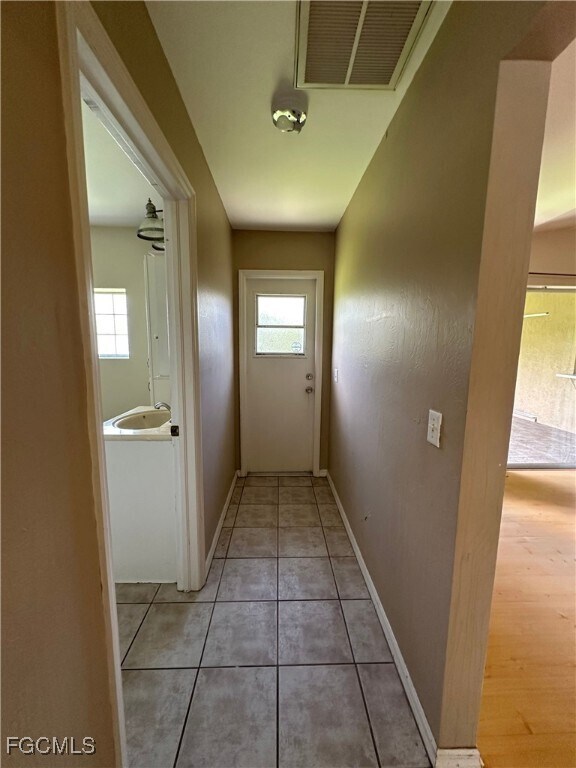 Building Photo - 8347 Caloosa Rd