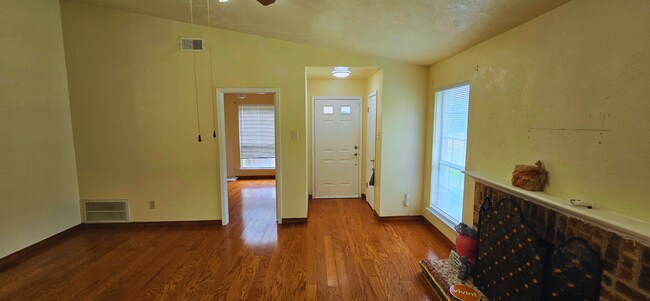 Building Photo - 1522 Butterfield Dr