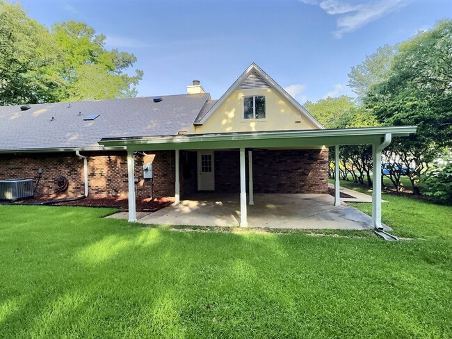 Building Photo - Spacious 4 bedroom home in Ocean Springs!