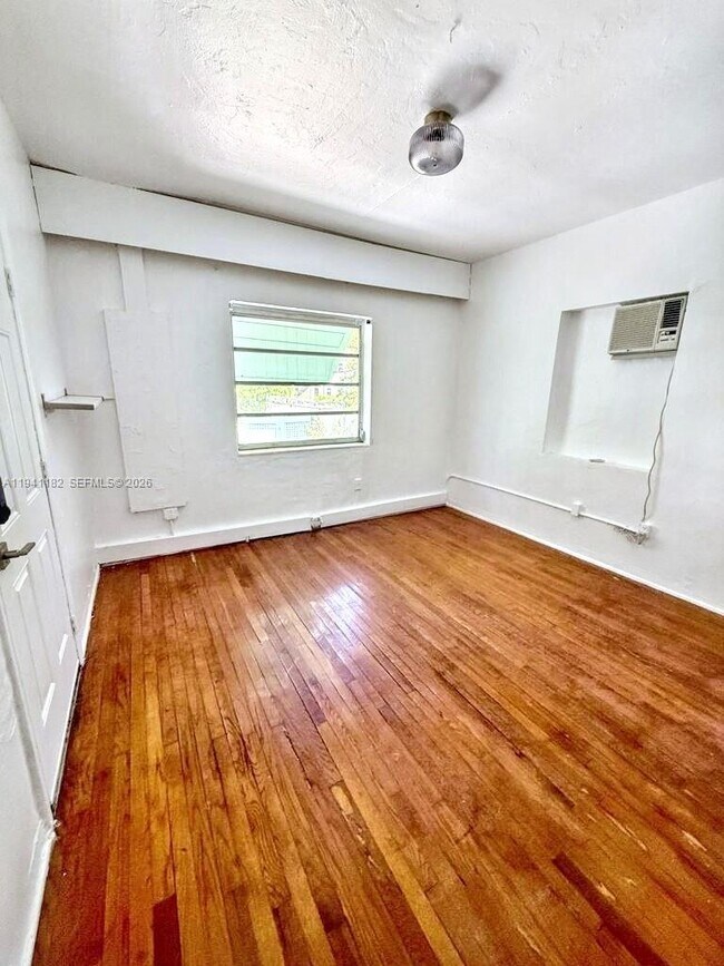 Building Photo - 7615 Biscayne Blvd