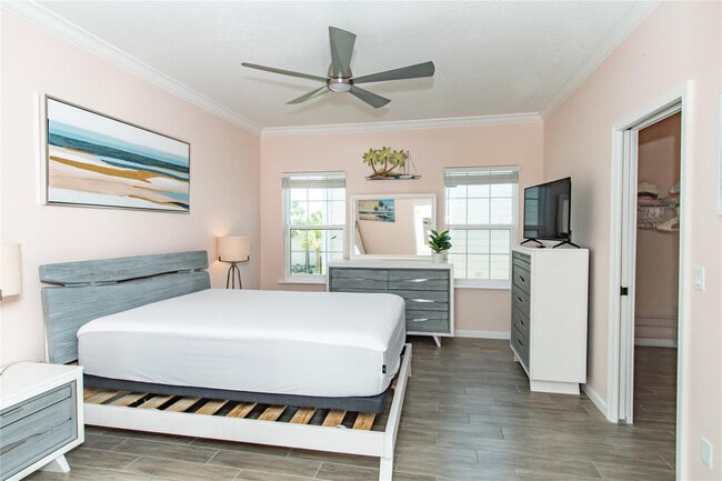 Building Photo - 375 NE Wharf Way