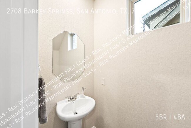 Building Photo - 2708 Barkey Spgs