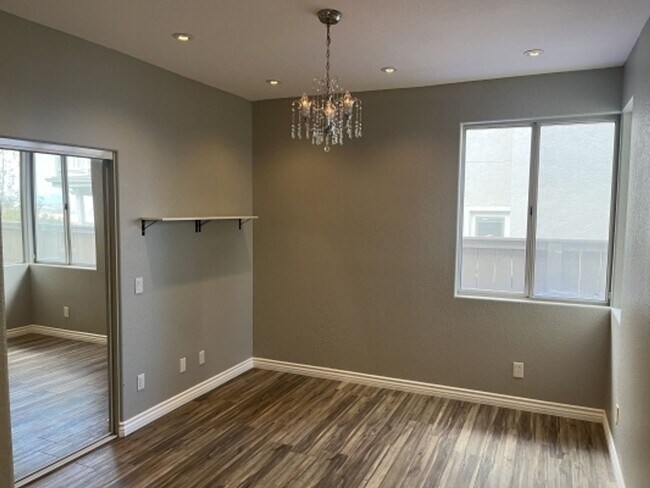 Building Photo - Stunning 4 bedroom Home with a Pool locate...