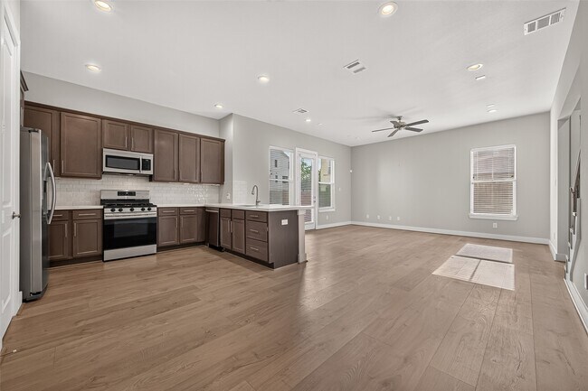 Building Photo - 8802 Hollister Pine Ct