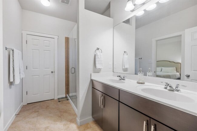 Building Photo - 2101 Rivers Edge Way