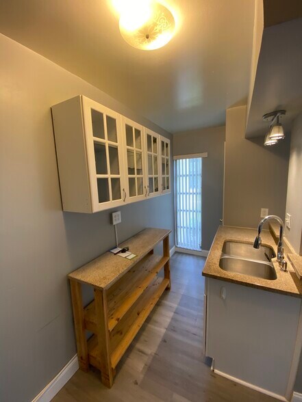 Building Photo - 250 N Banana River Dr