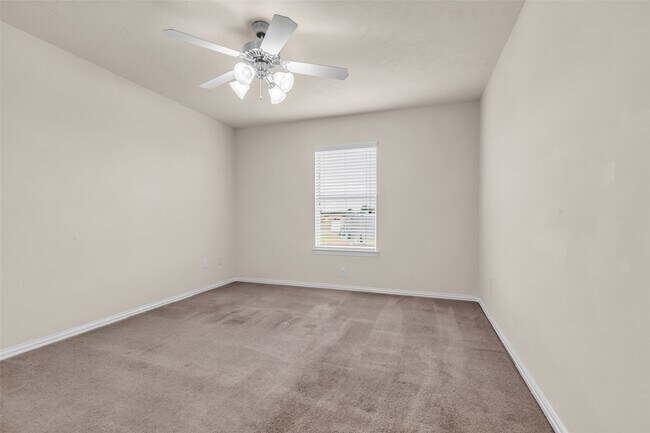 Building Photo - 30715 Legends Ridge Dr