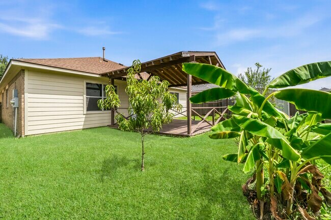 Building Photo - 8203 Loetsch Ridge Way