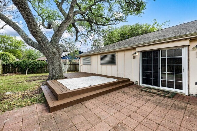 Building Photo - 2512 Azalea Ct