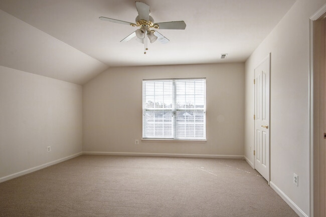 Building Photo - 30 Wanoma Cir