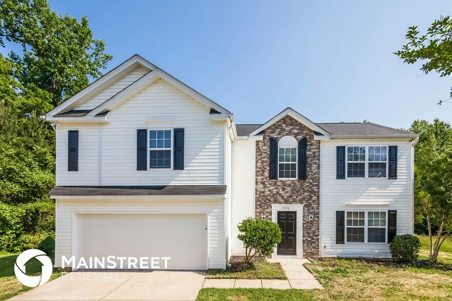 Primary Photo - 1906 Waters Trail Dr