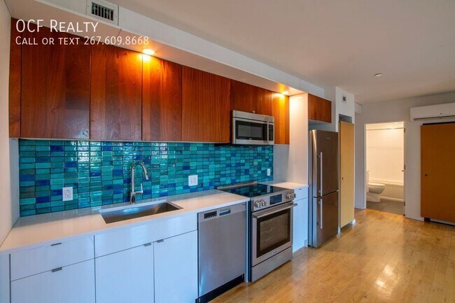 Building Photo - 152 W Laurel St