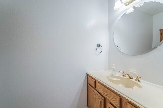 Building Photo - Spacious 4-Bedroom Home Across from the Pa...