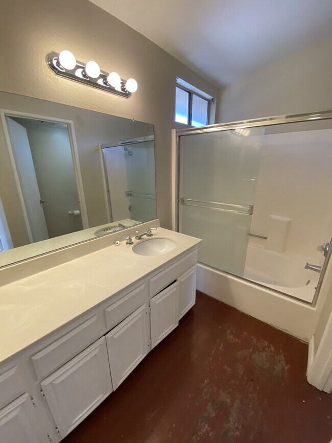 Building Photo - 16502 Mango Way