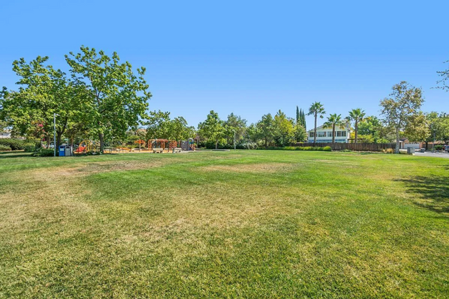Building Photo - Beautiful East Davis Home