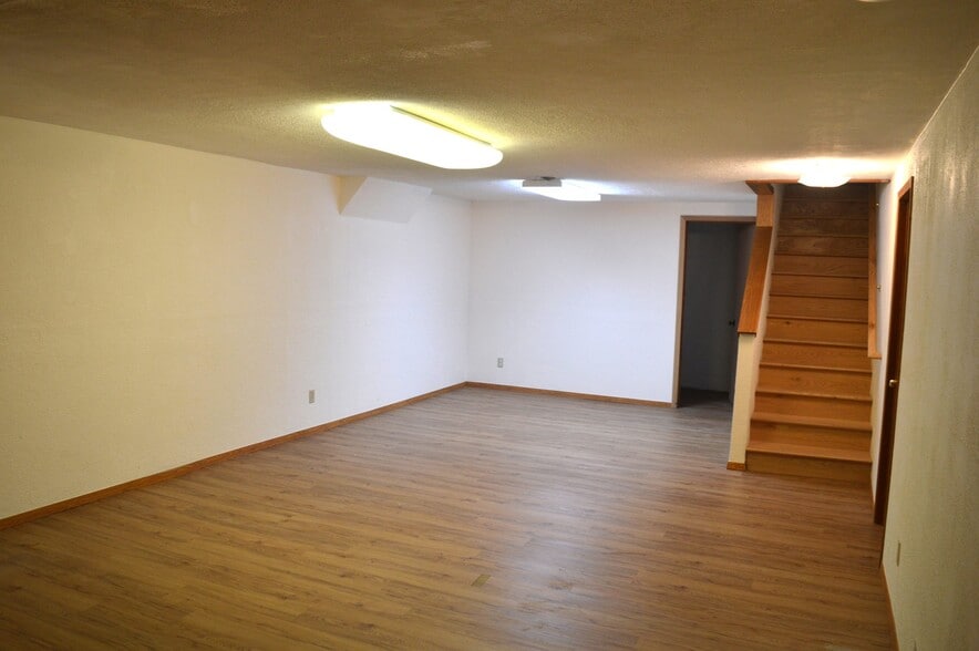 Building Photo - 837 10th Ave