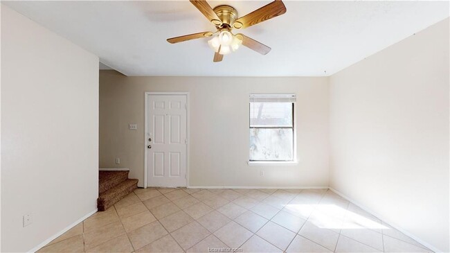 Building Photo - 1004 Verde Dr