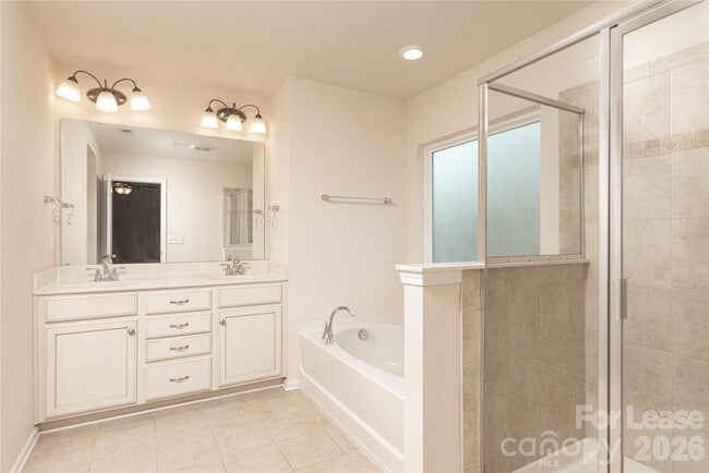 Building Photo - 106 Clarendon St