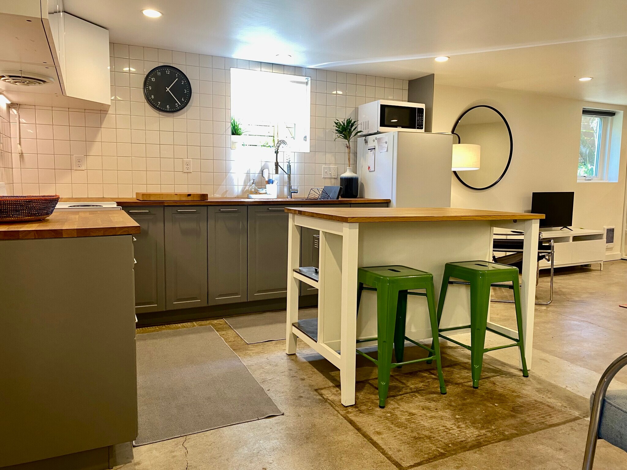 Kitchen Space - 3714 N Williams Ave