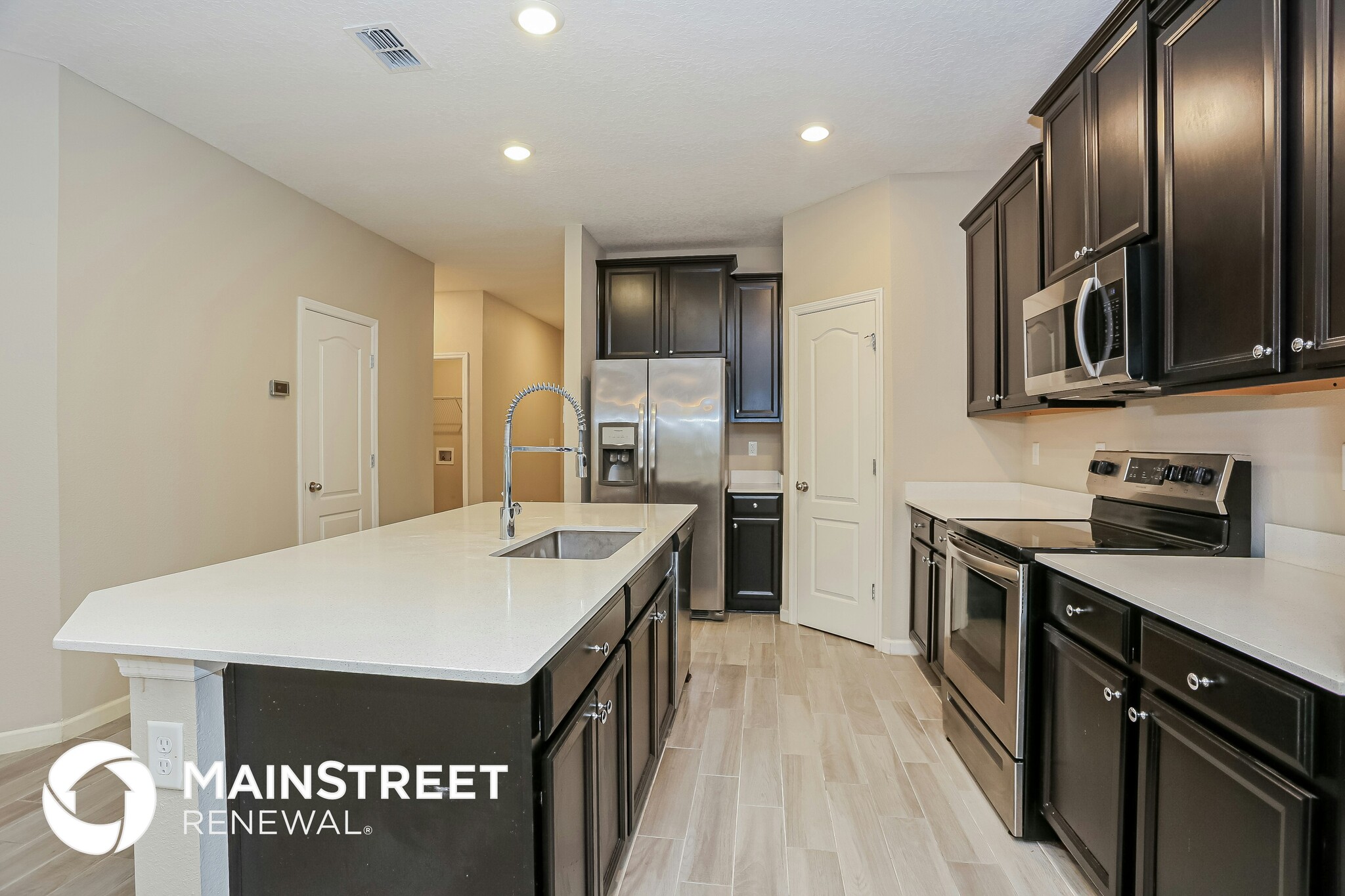 Building Photo - 16180 Blossom Lake Dr