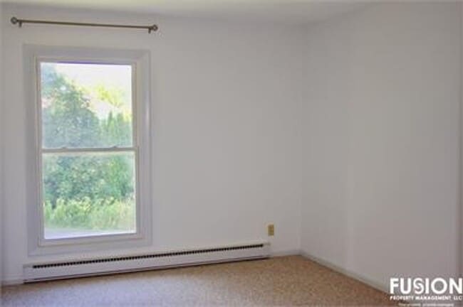 Building Photo - Bright 2-Bedroom Home Near Oakledge Park w/Pool!