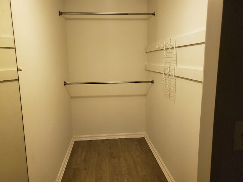 Building Photo - 1263 Lost Nation Rd