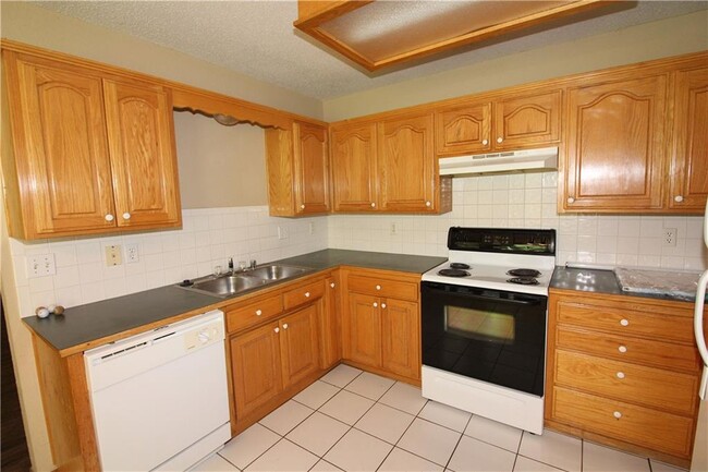 Building Photo - 2103 Bentonville