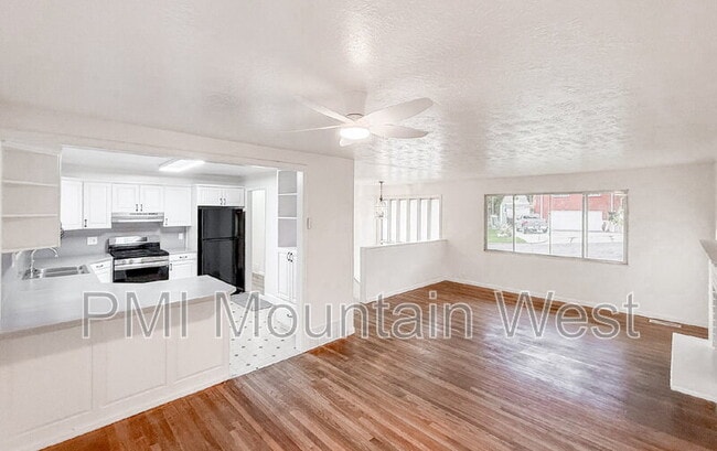 Primary Photo - 698 Doren Dr