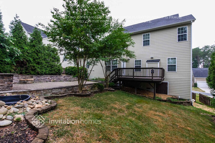 Building Photo - 10716 Drake Hill Dr