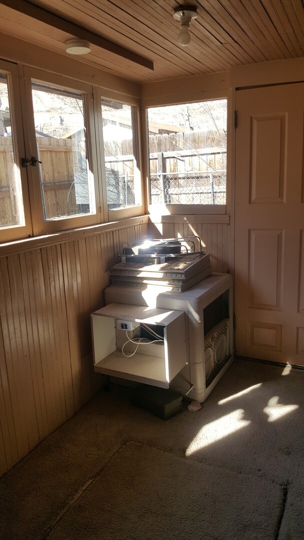 Building Photo - 2 bedroom 1 bath home