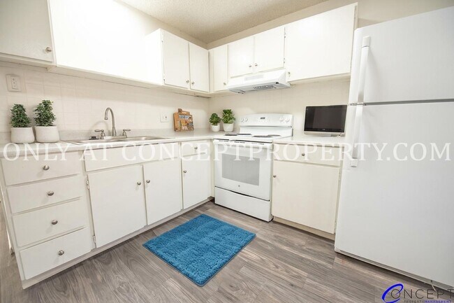 Interior Photo - Arbor Lane