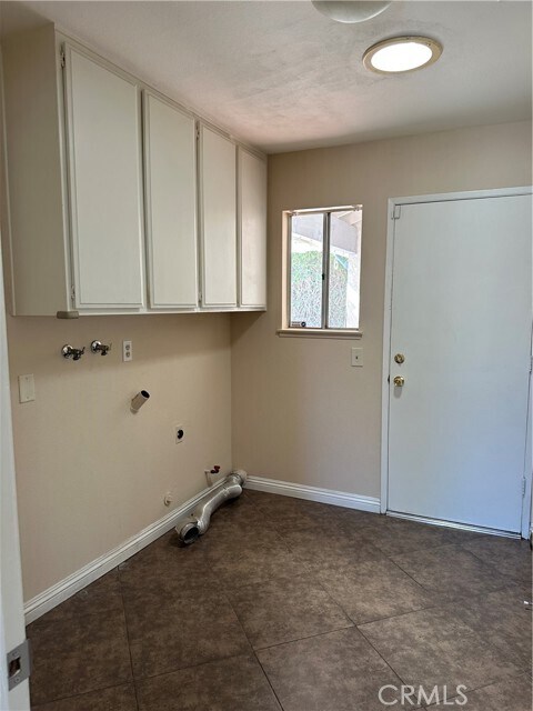 Building Photo - 538 Iris St