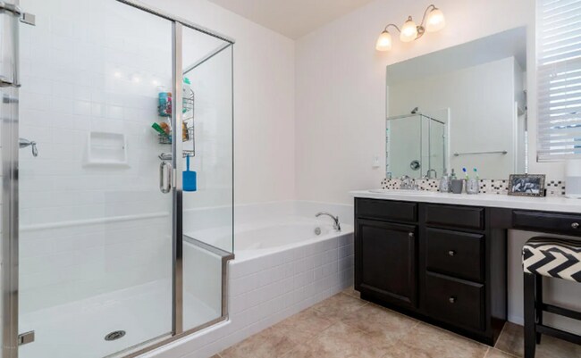 Building Photo - Beautifully upgraded 3-bedroom, 4-bathroom Simi Valley home