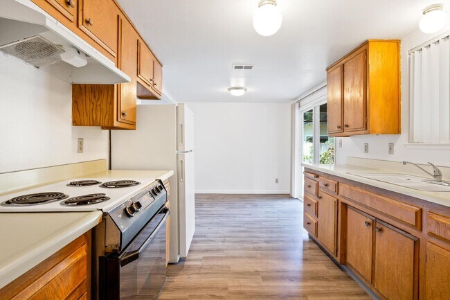 Building Photo - 1708-1710 Alameda Avenue