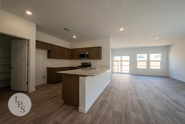 Building Photo - Brand New Southeast Fresno Home, 4BR/2BA, ...