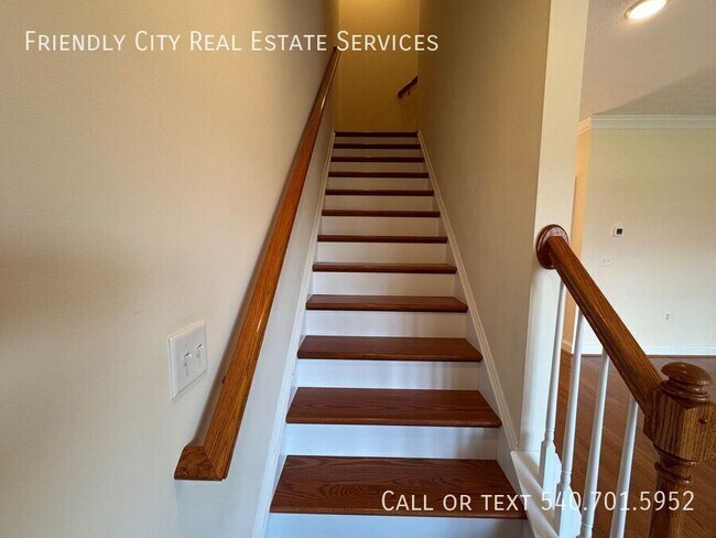 Building Photo - 565 Spring Oaks Drive