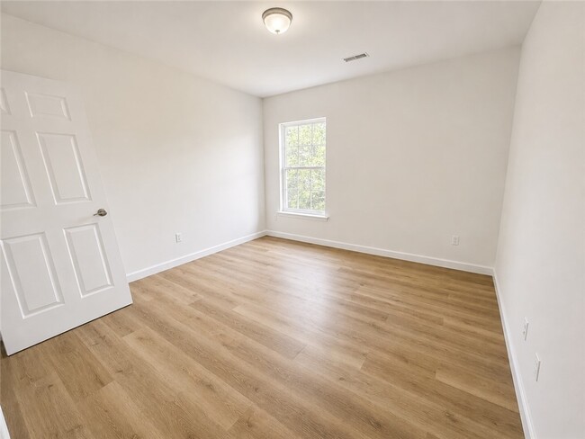 Building Photo - 414 Bentridge Dr