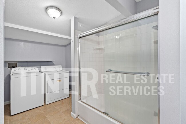 Building Photo - Updated Charming Studio in Historic Folsom...