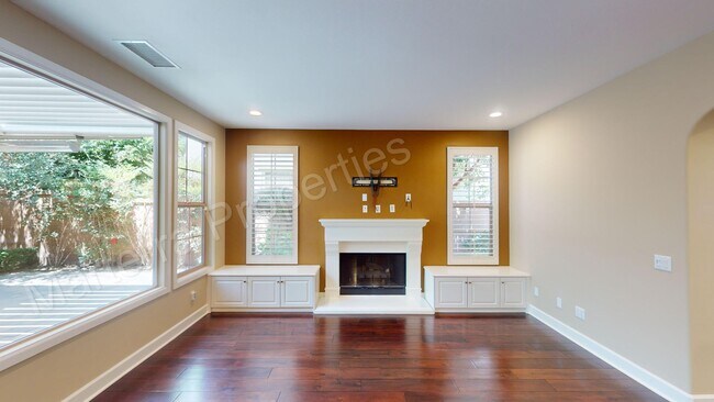 Building Photo - Beautiful Home in Portola Springs