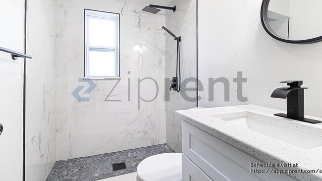 Building Photo - 1105 E South St