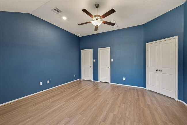 Building Photo - 2701 Sagedale Dr