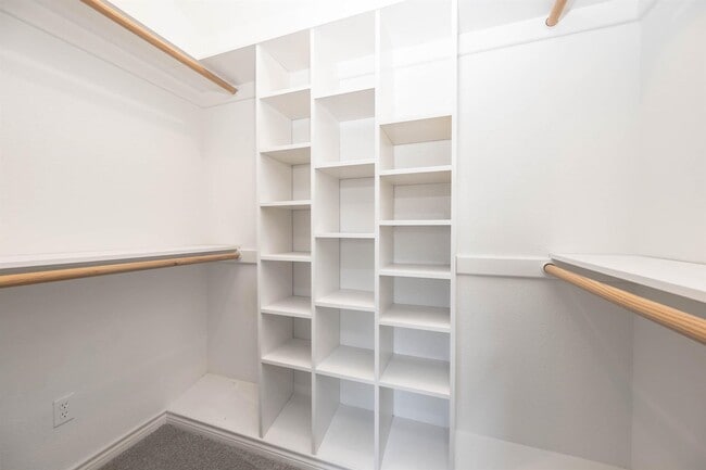 Building Photo - 13407 Wells River Dr