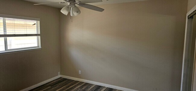 Building Photo - 3 bedroom 2 Bath Single Level Home