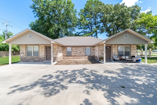 Primary Photo - Mussett Rd Duplex